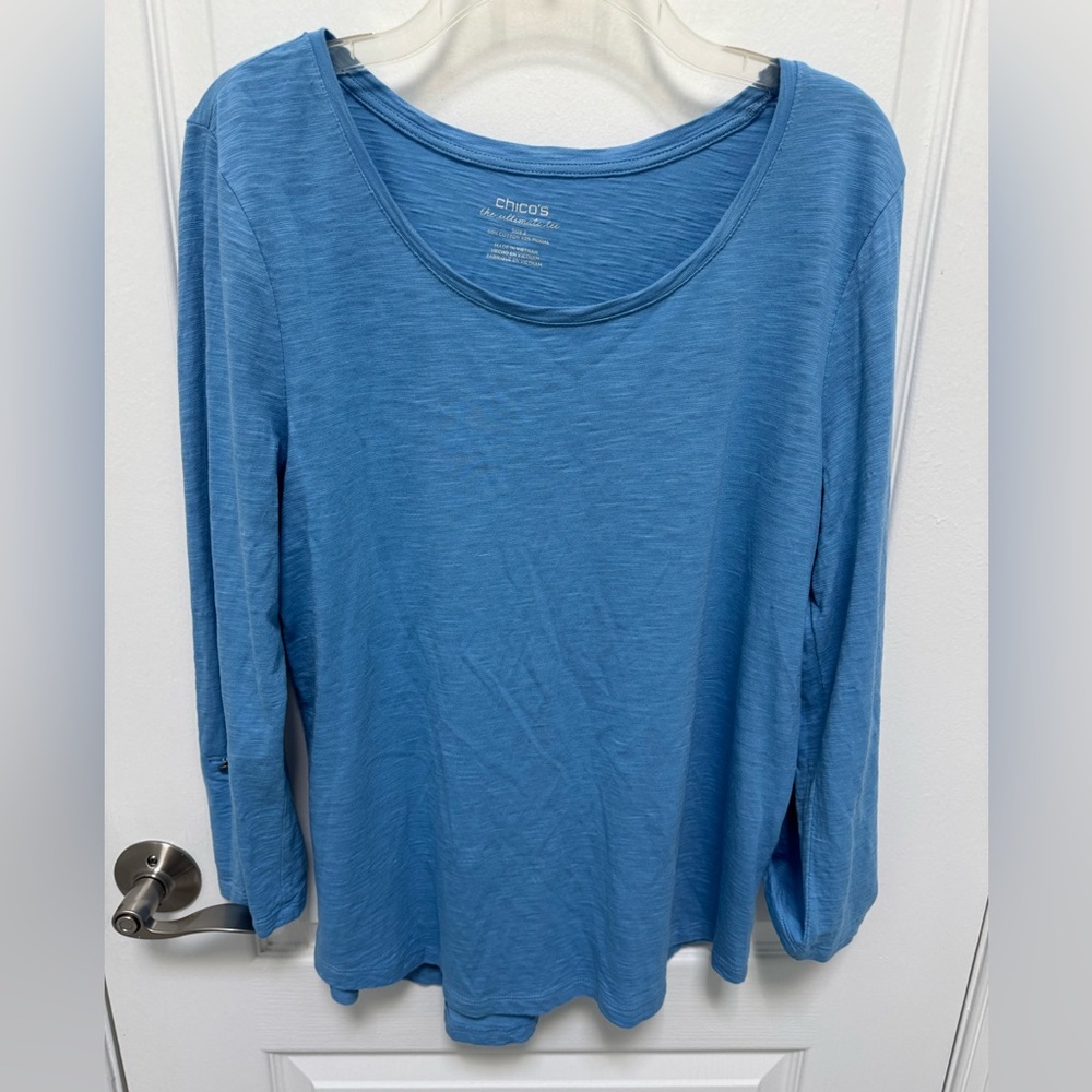 Chicos Women’s Blue 3/4 Sleeve Top with roll up tab option, Size Large